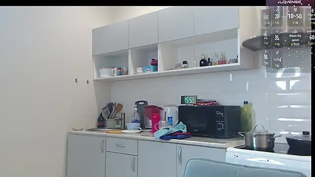 Snapshot of --Model--2 chatting on September 2025 01:00:01 PM --Model--2 online show from September 2025 01:00:01 PM