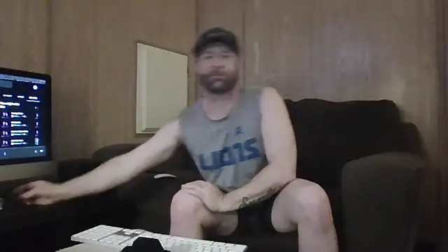 Snapshot of Edward_LongCock chatting on April 2026 04:50:02 AM Edward LongCock online show from April 2026 04:50:02 AM
