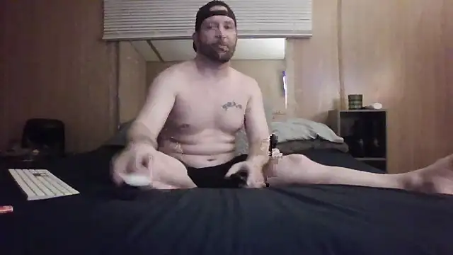 Snapshot of Edward_LongCock chatting on May 2026 03:22:01 AM Edward LongCock online show from May 2026 03:22:01 AM