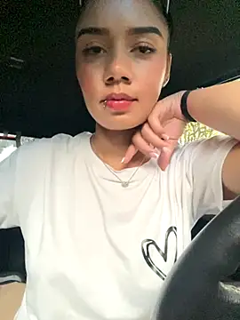  Luana online show from November 2025 06:43:02 PM