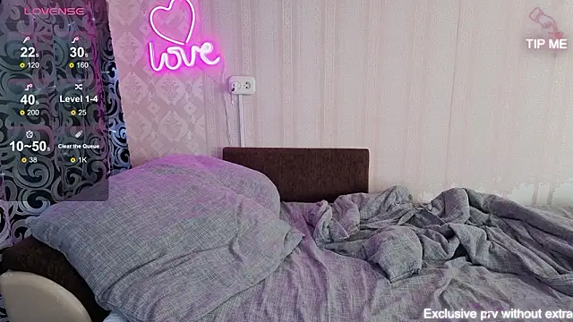 KellyCrystall online show from March 2026 07:15:01 AM