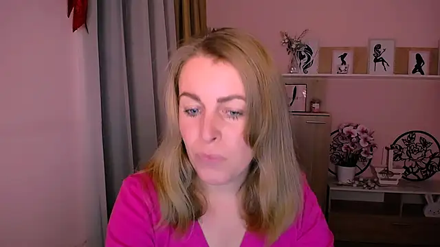 Snapshot of Hot_Milady chatting on December 2024 07:10:01 AM Hot Milady online show from December 2024 07:10:01 AM