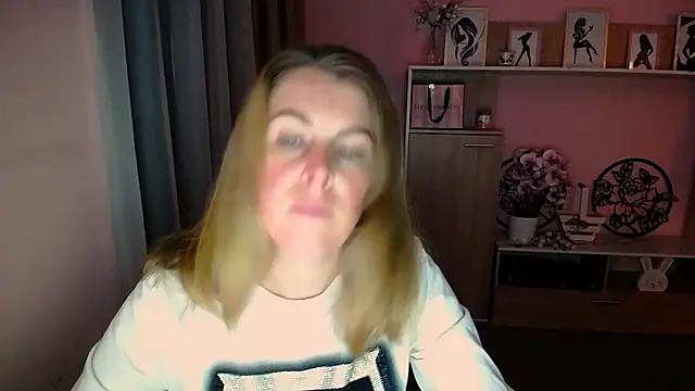 Snapshot of Hot_Milady chatting on December 2024 11:36:02 AM Hot Milady online show from December 2024 11:36:02 AM