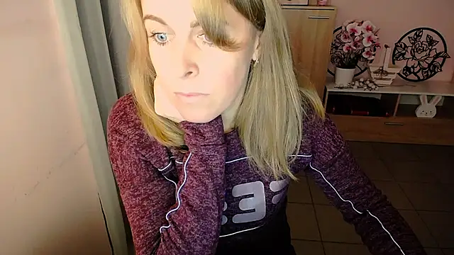 Snapshot of Hot_Milady chatting on December 2024 07:31:01 AM Hot Milady online show from December 2024 07:31:01 AM