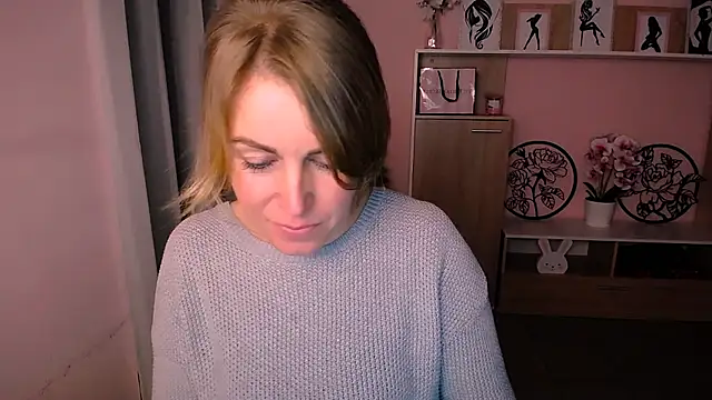 Snapshot of Hot_Milady chatting on December 2024 08:22:02 AM Hot Milady online show from December 2024 08:22:02 AM