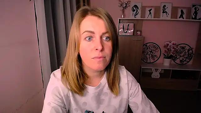 Snapshot of Hot_Milady chatting on January 2025 07:55:02 AM Hot Milady online show from January 2025 07:55:02 AM