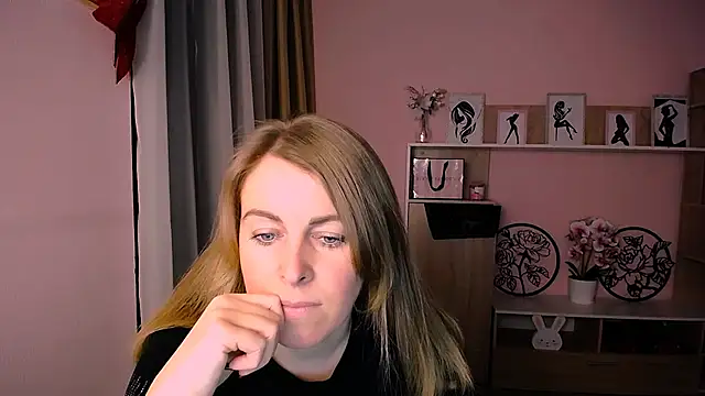 Snapshot of Hot_Milady chatting on January 2025 08:02:01 AM Hot Milady online show from January 2025 08:02:01 AM