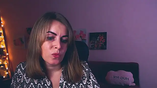 Snapshot of Hot_Milady chatting on January 2025 07:39:02 AM Hot Milady online show from January 2025 07:39:02 AM