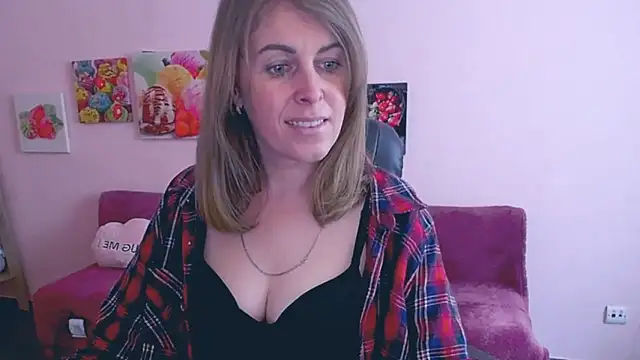 Snapshot of Hot_Milady chatting on March 2025 08:03:02 AM Hot Milady online show from March 2025 08:03:02 AM