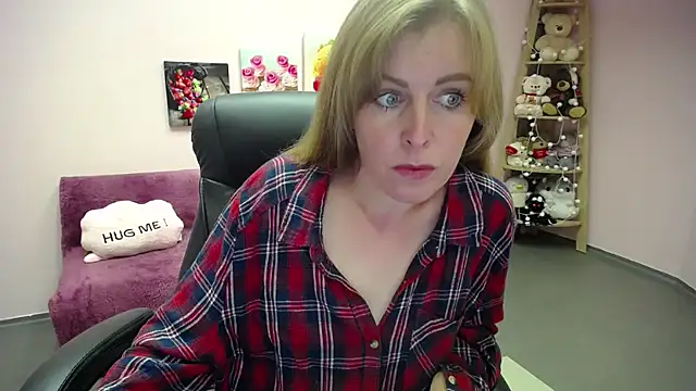 Snapshot of Hot_Milady chatting on September 2025 07:01:01 AM Hot Milady online show from September 2025 07:01:01 AM