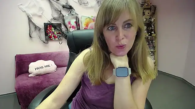 Snapshot of Hot_Milady chatting on November 2025 08:25:02 AM Hot Milady online show from November 2025 08:25:02 AM