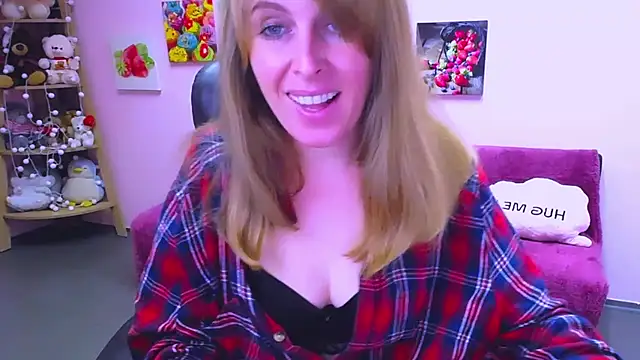 Hot Milady online show from November 2025 08:38:01 AM