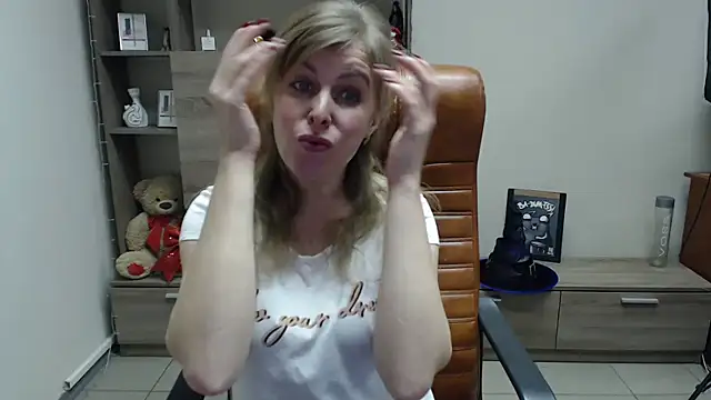 Hot Milady online show from February 2026 08:13:01 AM