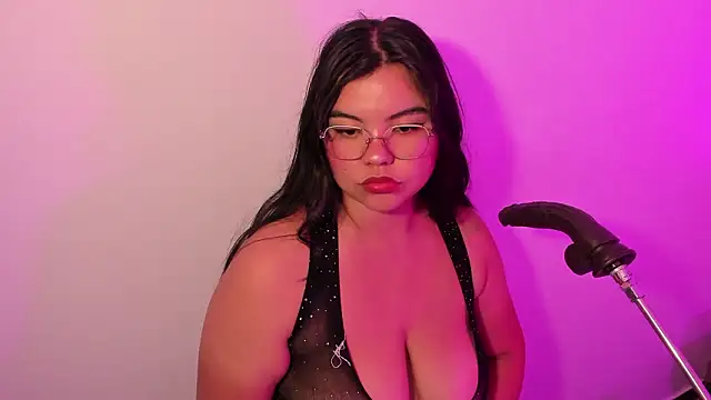 klhoe boobs online show from March 2026 04:07:02 AM