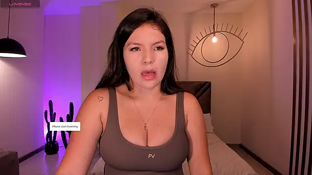 ValeriaRoldanX online show from May 2026 11:17:01 AM