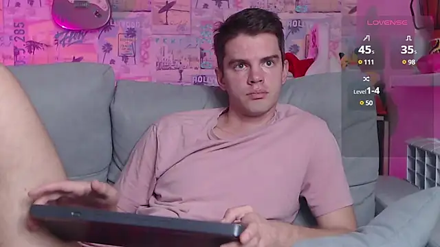 Snapshot of Mike_Burn chatting on December 2024 02:10:02 PM Mike Burn online show from December 2024 02:10:02 PM