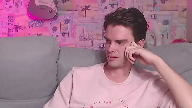 Snapshot of Mike_Burn chatting on February 2025 03:47:02 PM Mike Burn online show from February 2025 03:47:02 PM