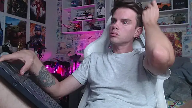 Snapshot of Mike_Burn chatting on September 2025 04:17:01 PM Mike Burn online show from September 2025 04:17:01 PM