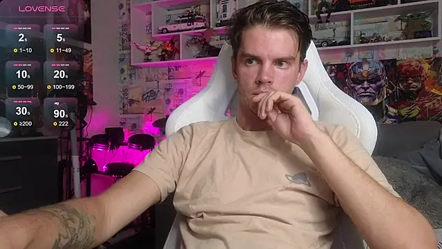 Snapshot of Mike_Burn chatting on October 2025 12:02:02 PM Mike Burn online show from October 2025 12:02:02 PM