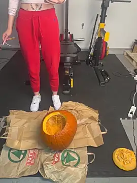 Snapshot of MacTroy chatting on October 2025 04:41:01 PM MacTroy online show from October 2025 04:41:01 PM