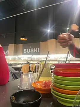 Snapshot of MacTroy chatting on March 2026 04:43:01 PM MacTroy online show from March 2026 04:43:01 PM