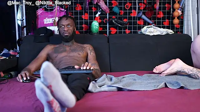 Snapshot of MacTroy chatting on March 2026 05:38:01 PM MacTroy online show from March 2026 05:38:01 PM