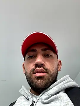 Snapshot of JuanZapata33 chatting on December 2024 09:06:01 PM JuanZapata33 online show from December 2024 09:06:01 PM