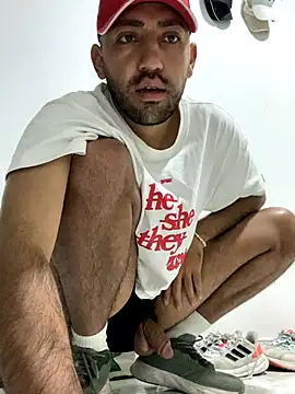 Snapshot of JuanZapata33 chatting on December 2024 12:57:02 AM JuanZapata33 online show from December 2024 12:57:02 AM