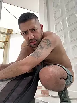 Snapshot of JuanZapata33 chatting on December 2024 08:38:01 PM JuanZapata33 online show from December 2024 08:38:01 PM