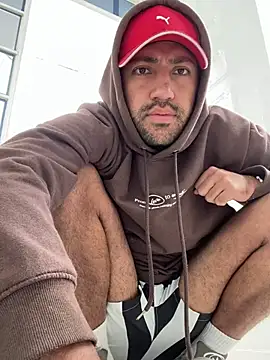 Snapshot of JuanZapata33 chatting on December 2024 05:44:01 PM JuanZapata33 online show from December 2024 05:44:01 PM