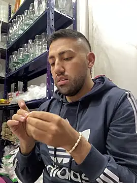 Snapshot of JuanZapata33 chatting on December 2024 10:31:01 PM JuanZapata33 online show from December 2024 10:31:01 PM