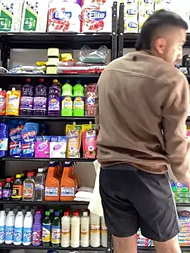 Snapshot of JuanZapata33 chatting on December 2024 05:57:02 PM JuanZapata33 online show from December 2024 05:57:02 PM