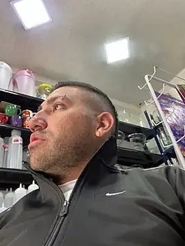 Snapshot of JuanZapata33 chatting on January 2025 04:47:01 PM JuanZapata33 online show from January 2025 04:47:01 PM