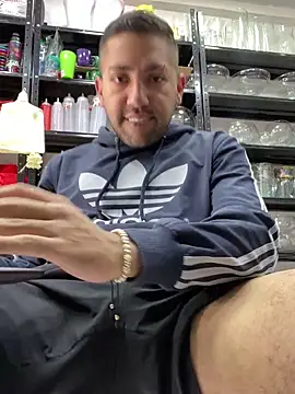 Snapshot of JuanZapata33 chatting on January 2025 06:21:01 PM JuanZapata33 online show from January 2025 06:21:01 PM