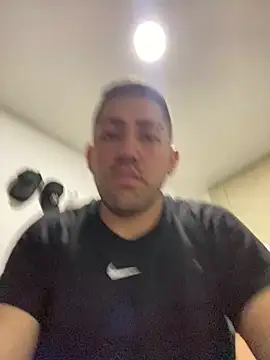 Snapshot of JuanZapata33 chatting on February 2025 02:55:02 AM JuanZapata33 online show from February 2025 02:55:02 AM