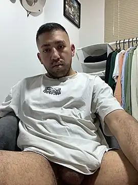 Snapshot of JuanZapata33 chatting on February 2025 08:10:01 PM JuanZapata33 online show from February 2025 08:10:01 PM