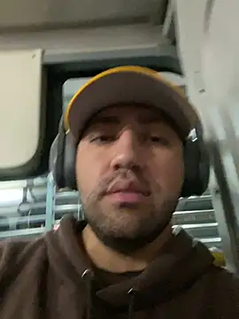 Snapshot of JuanZapata33 chatting on February 2025 11:25:02 PM JuanZapata33 online show from February 2025 11:25:02 PM