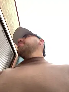 Snapshot of JuanZapata33 chatting on March 2025 08:21:02 PM JuanZapata33 online show from March 2025 08:21:02 PM