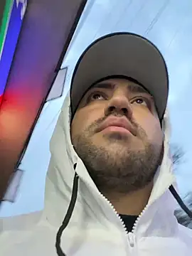 Snapshot of JuanZapata33 chatting on March 2025 11:11:01 PM JuanZapata33 online show from March 2025 11:11:01 PM