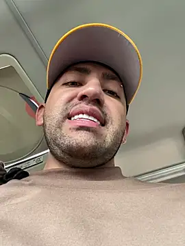 Snapshot of JuanZapata33 chatting on March 2025 05:33:01 PM JuanZapata33 online show from March 2025 05:33:01 PM