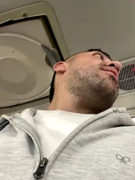 Snapshot of JuanZapata33 chatting on September 2025 09:36:02 PM JuanZapata33 online show from September 2025 09:36:02 PM