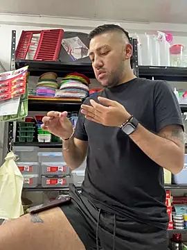 Snapshot of JuanZapata33 chatting on September 2025 02:52:02 PM JuanZapata33 online show from September 2025 02:52:02 PM