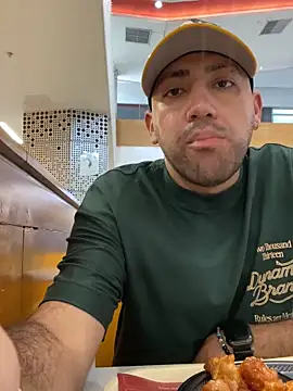 Snapshot of JuanZapata33 chatting on October 2025 08:54:02 PM JuanZapata33 online show from October 2025 08:54:02 PM