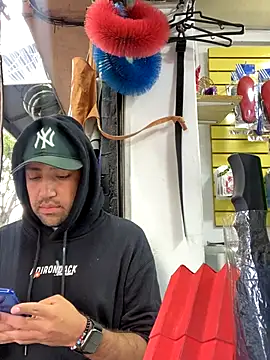 Snapshot of JuanZapata33 chatting on November 2025 09:36:01 PM JuanZapata33 online show from November 2025 09:36:01 PM