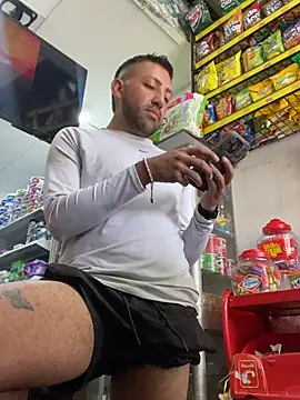 JuanZapata33 online show from April 2026 03:50:02 PM