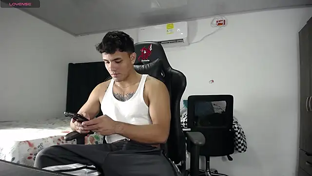 man dur07 online show from December 2024 09:38:02 PM