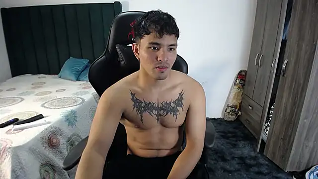 man dur07 online show from February 2025 08:30:02 PM