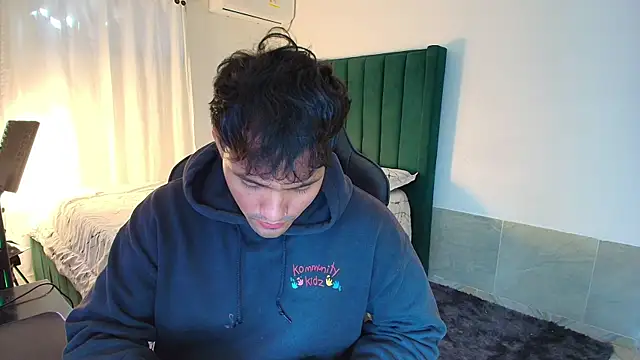 man dur07 online show from December 2025 07:32:01 PM