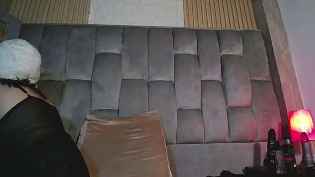 kittyhouse hs online show from February 2025 06:08:02 AM