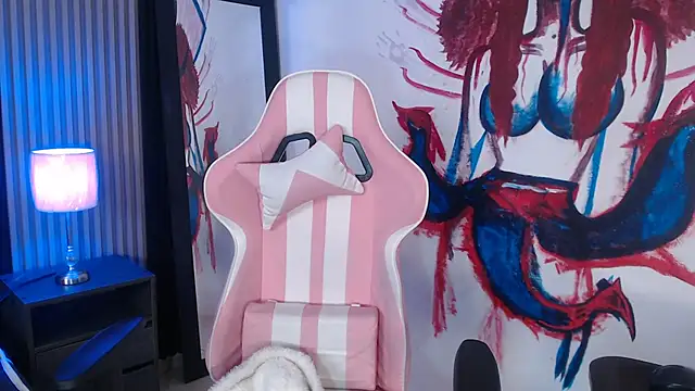 kittyhouse hs online show from April 2026 08:48:02 PM